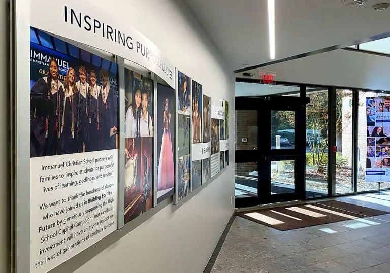 T3001 — Rail Wall-Mounted Graphic Recognition Photo Display