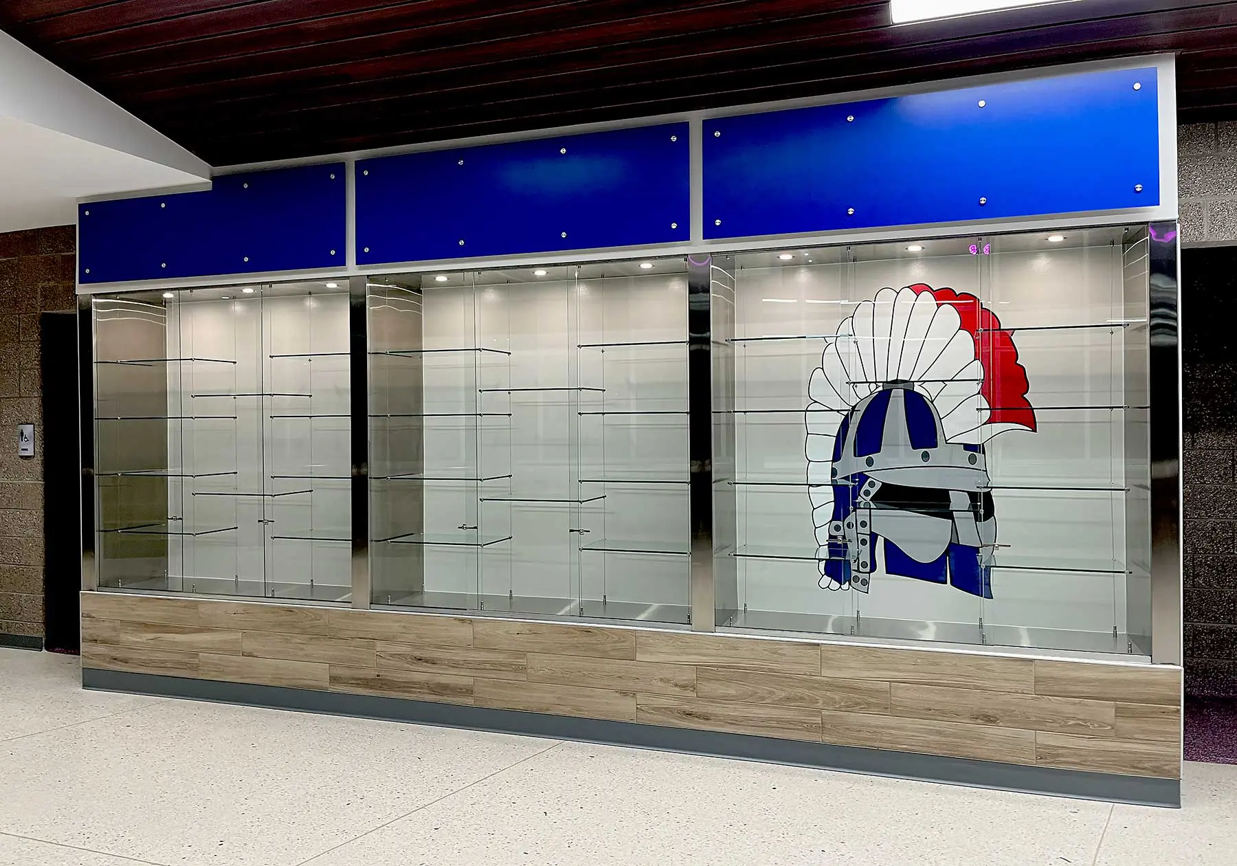 C5032 — Glass Casework Display with Cable Suspended Shelf System