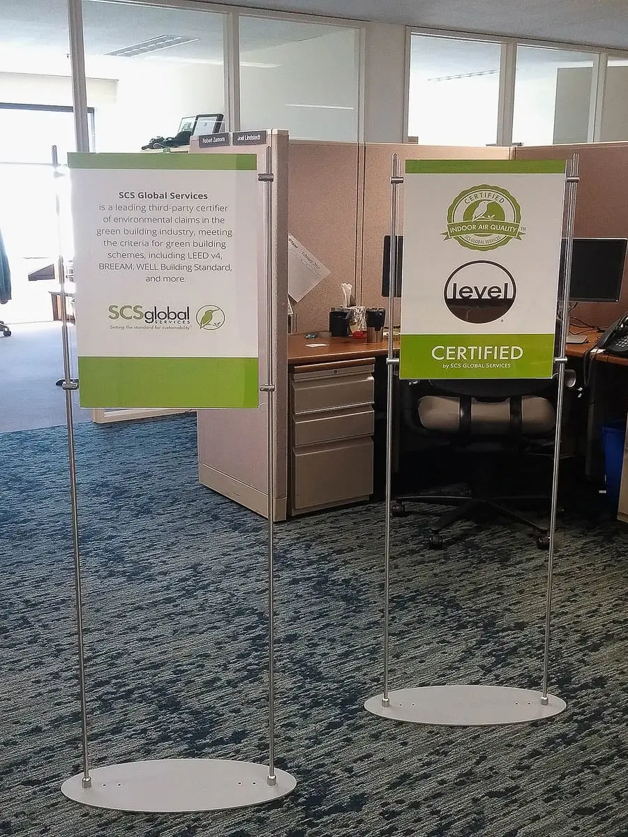 M1102 — Modular Totem Display Stands Supported with 10mm Vertical Rods