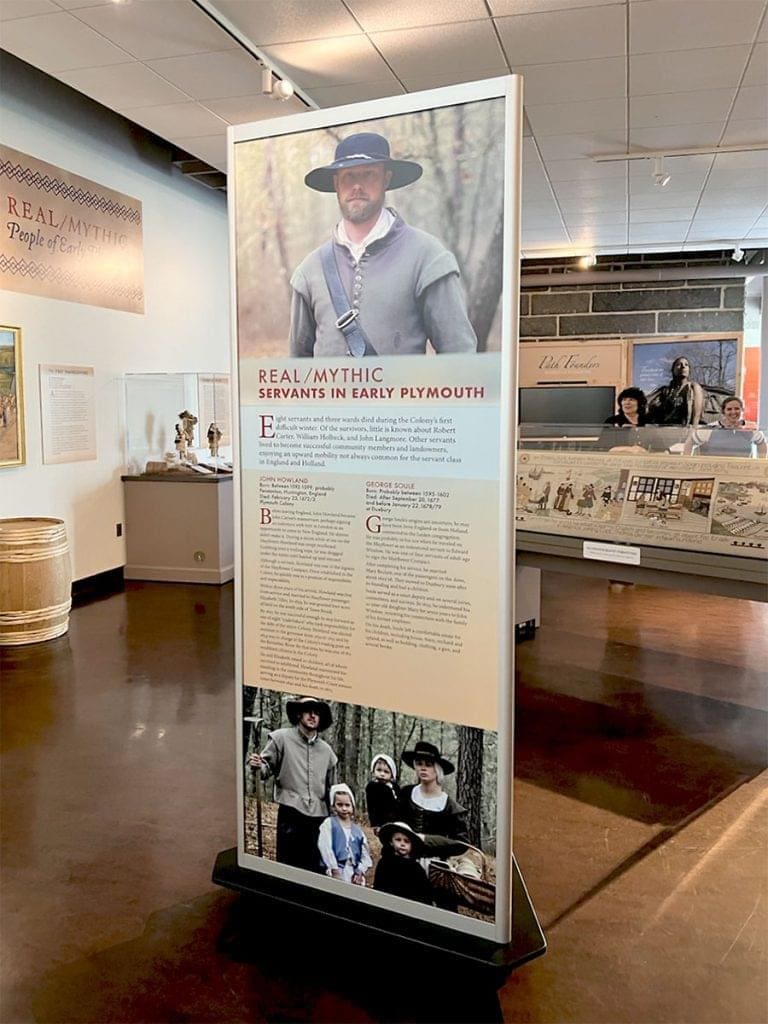 M1805 — Modular Multi-Panel Screen Style Display Stand