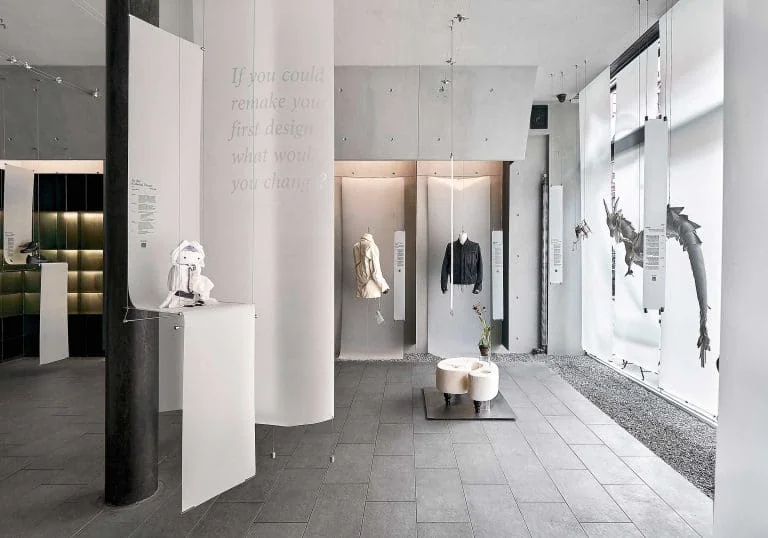 D5002 — Gallery Cable Hanging at Komune Fashion Boutique for Emerging Designers