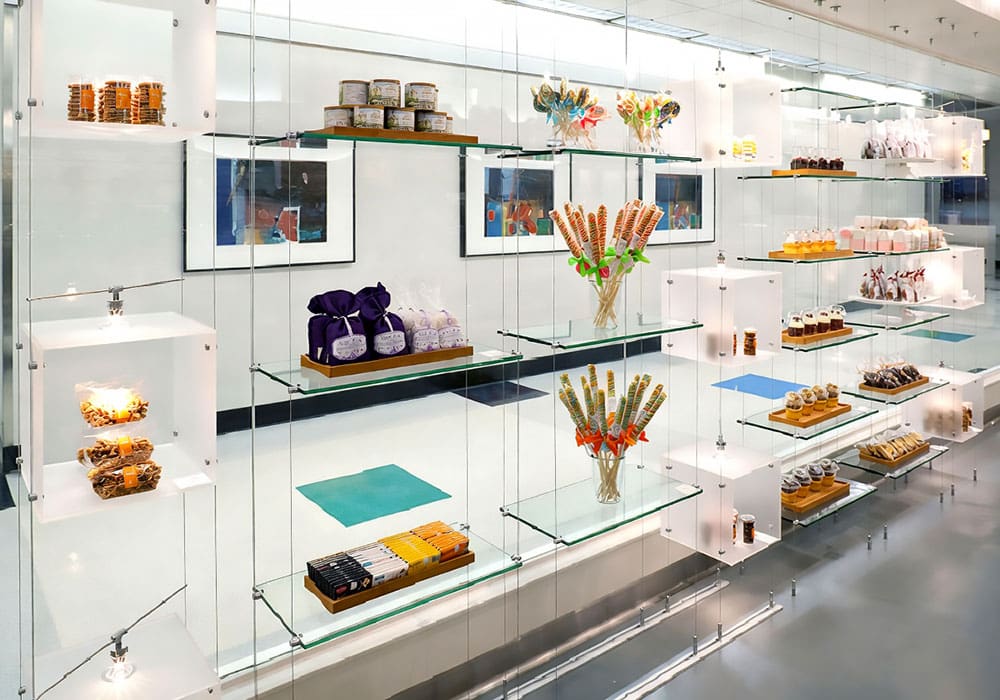 C5046 — Glass Shelves and Acrylic Showcases Suspended | Design Concept with Cable System