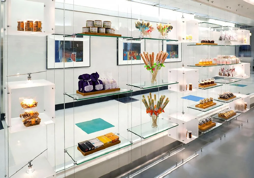 C5046 — Glass Shelves and Acrylic Showcases Suspended | Design Concept with Cable System