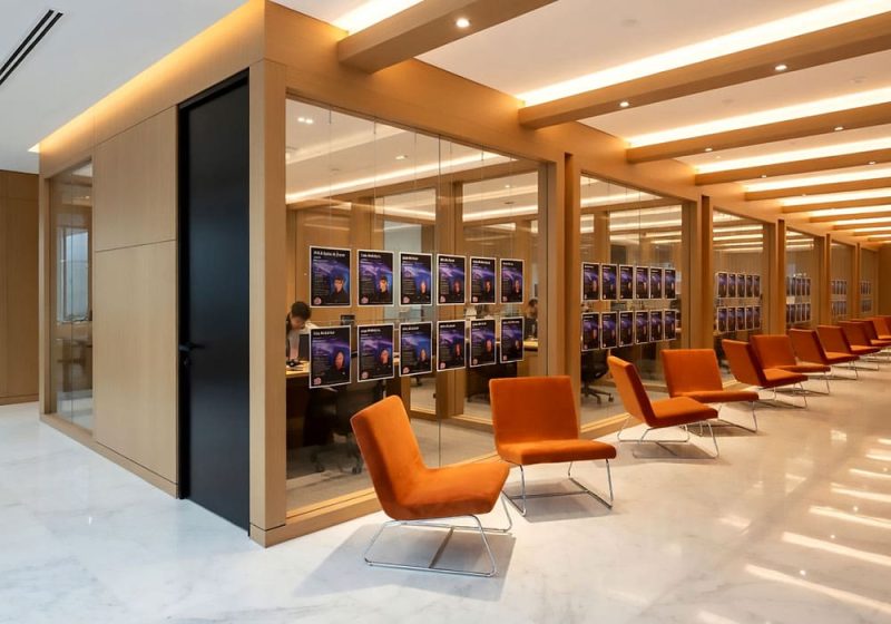 E1017 — Interchangeable Employee Photo Display for Indoor-Window Settings Suspended with Cable System | Design Concept