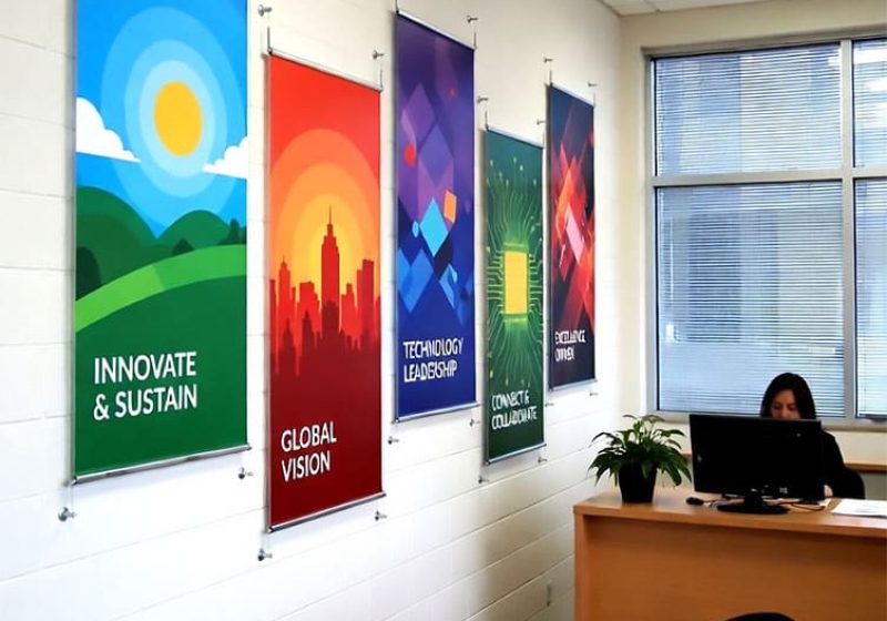 G1014 — Graphic Banner Wall Display with Cable Systems and Aluminum Graphic Holders