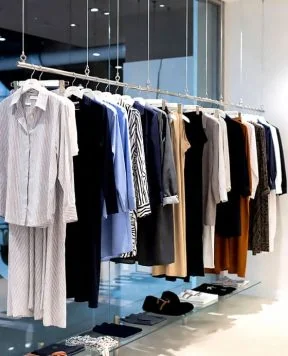 D2011 — Hanging Apparel in Fashion Retailers with Cable-Rod Hanging Rails D2011 — Hanging Apparel in Fashion Retailers with Cable-Rod Hanging Rails