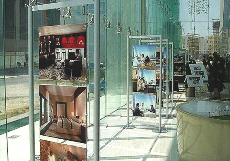 M1602 — Versa-Module Display Stands with Cable Suspended Posters M1602 — Versa-Module Display Stands with Cable Suspended Posters