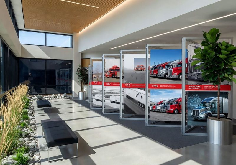 M1612 — Floor-Standing Modular Displays with Cable Systems | Design Concept