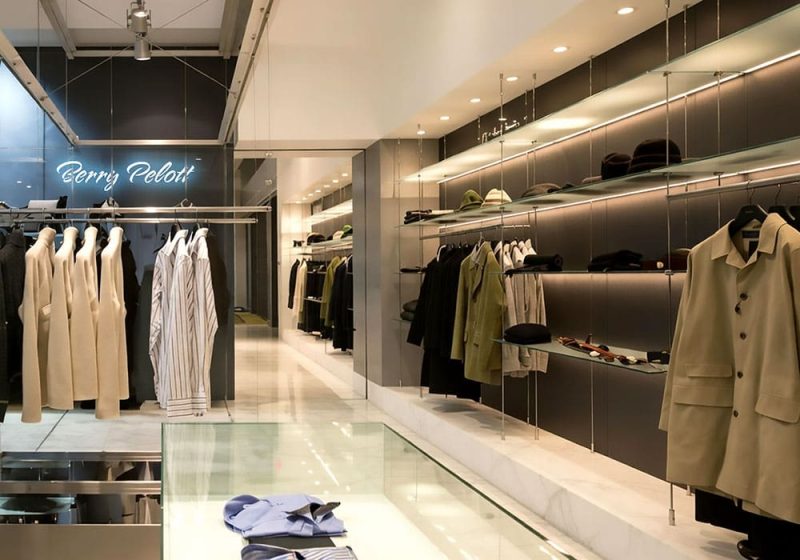 R5010 — Retail Glass Shelf Display with Rod Suspension System | Design Concept