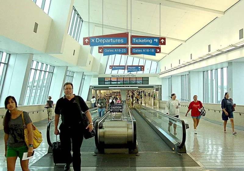 S1104 — Custom Signage Ceiling Suspended on Rod Display System