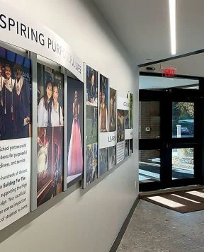T3001 — Rail Wall-Mounted Graphic Recognition Photo Display T3001 — Rail Wall-Mounted Graphic Recognition Photo Display