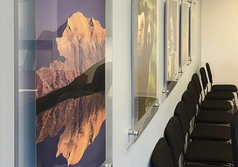 W2009 — Frameless Acrylic Frames for Photography / Standoff Wall Mounted W2009 — Frameless Acrylic Frames for Photography / Standoff Wall Mounted